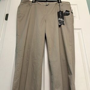 NWT Women’s Style & Company Tummy Control Trouser/Jeans  18W